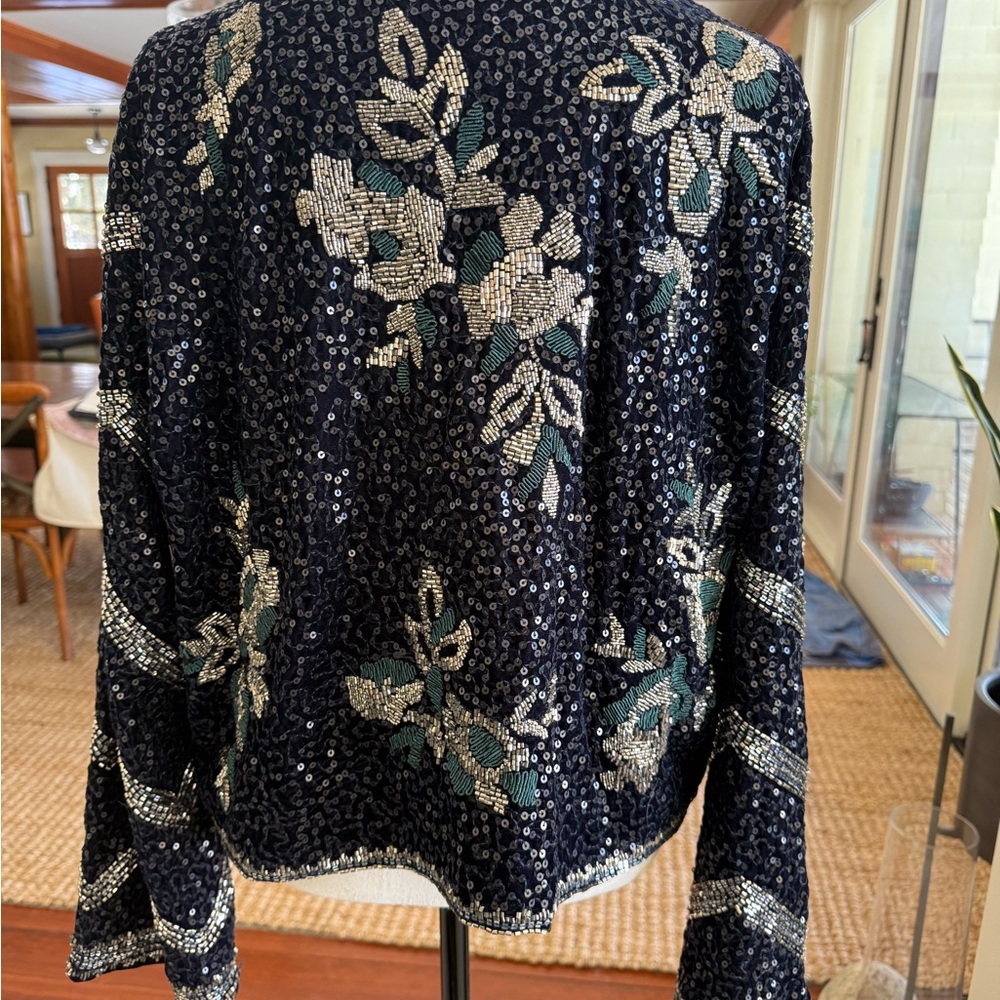 Exquisite embroidered & beaded jacket with flared sleeves. Worn once. Size XL - Picture 4 of 11
